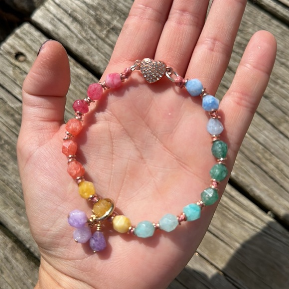 Rainbow 🌈 magnetic bracelet - Picture 6 of 7